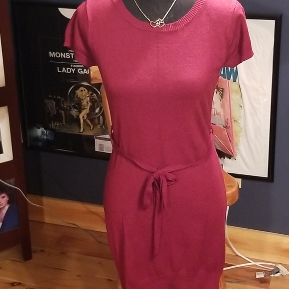 Adorable sweater dress - Picture 3 of 3